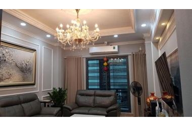 Nhà ngõ 190 Hoàng Quốc Việt 67m x 5 tầng mt 4m 17.5 tỷ đường 2 ô tô tải,ở, kinh doanh.